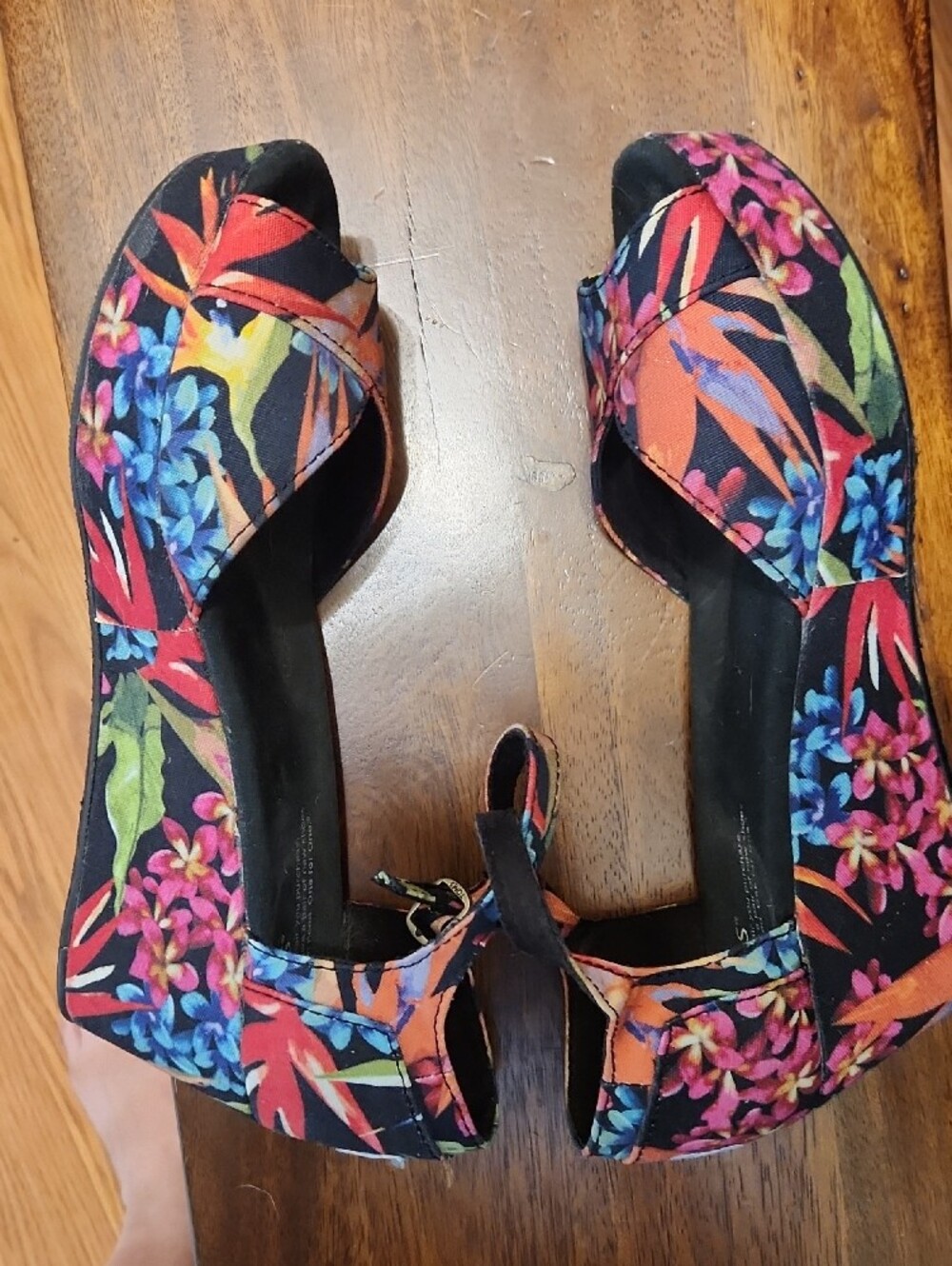 TOMS Floral Ankle-Strap Wedge Sandals in Black and Coral Multi Sz 8W